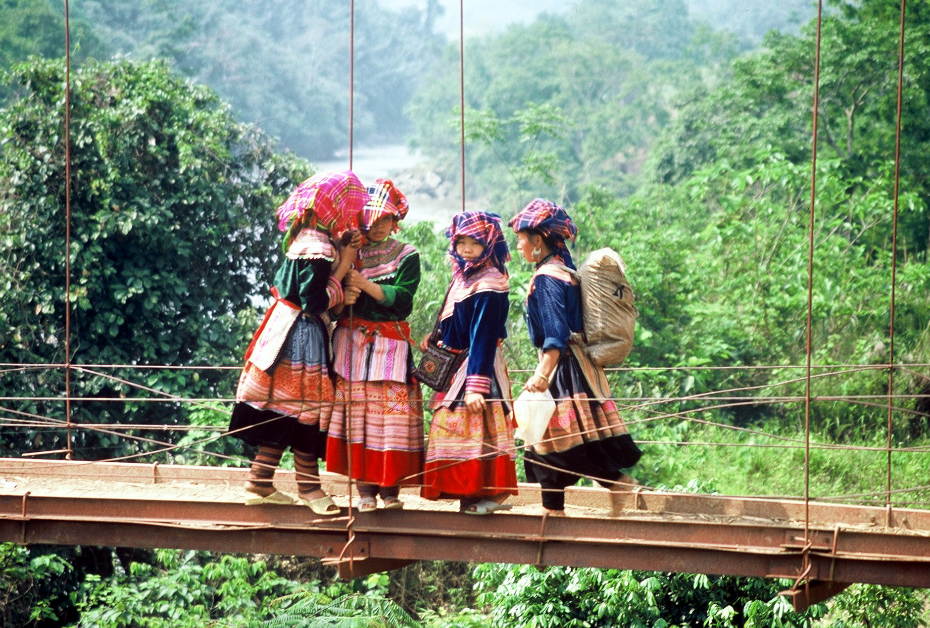 Flower Hmong Girls In Sapa Vietnam - Insight To Asia Tours